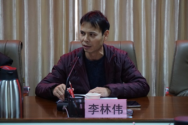 学工处李林伟处长做主持1.jpg