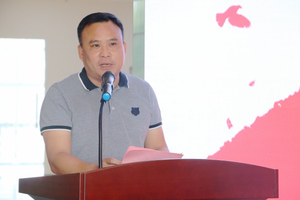 龚击副校长发表讲话